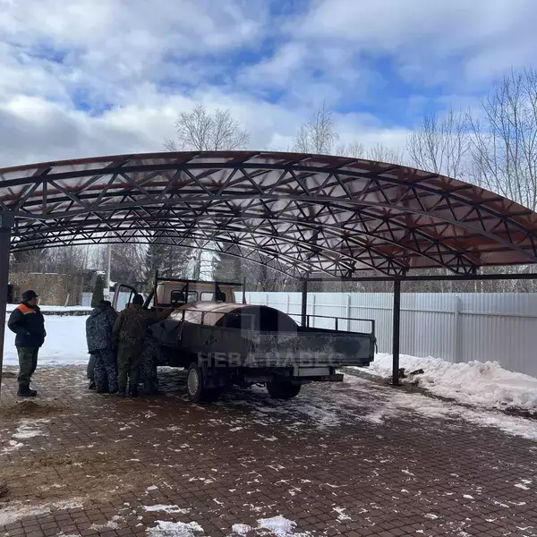 арочный навес для автомобилей, крыша из сотового поликарбоната
