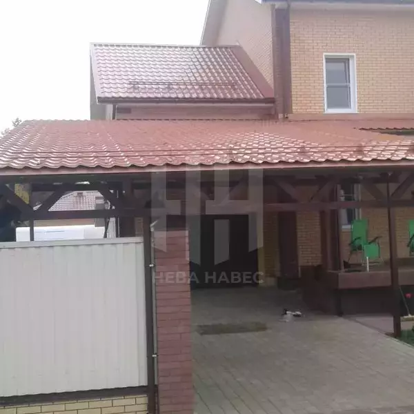 Прямой навес из металлочерепицы со снегозадержателем