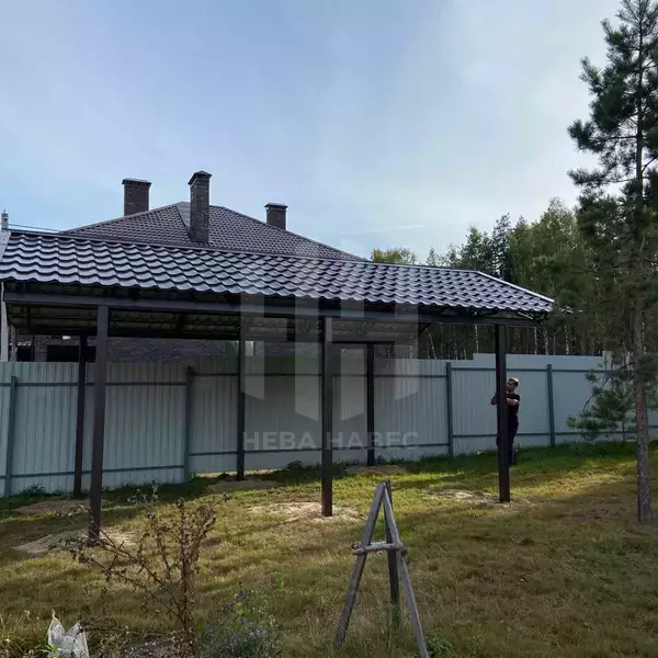 Навес двускатный с металлочерепицей