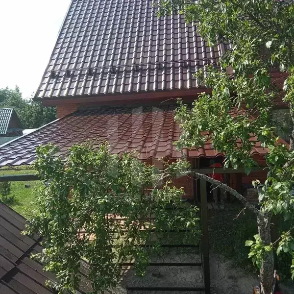 стальной навес с кровлей из металлочерепицы