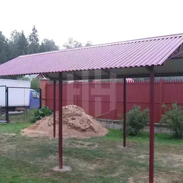 Навес дачный с двускатной кровлей из профлиста