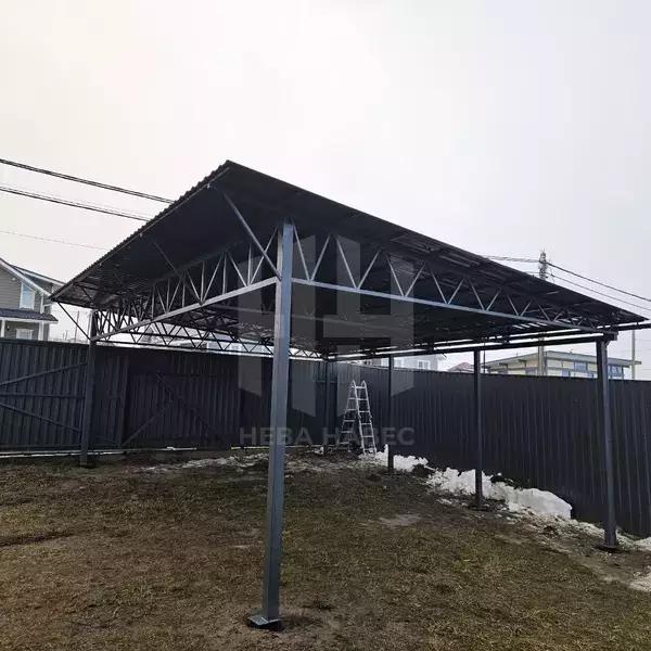 Навес для дома с односкатной кровлей из профлиста