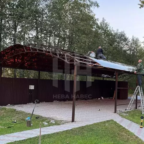 установка поликарбоната на навес для автомобиля