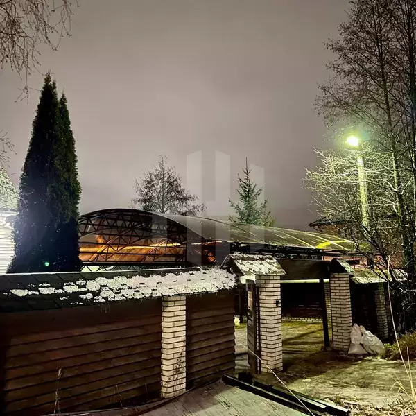 Арочный навес для автомобиля, кровля из поликарбоната