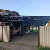 односкатный навес с кровлей из сотового поликарбоната