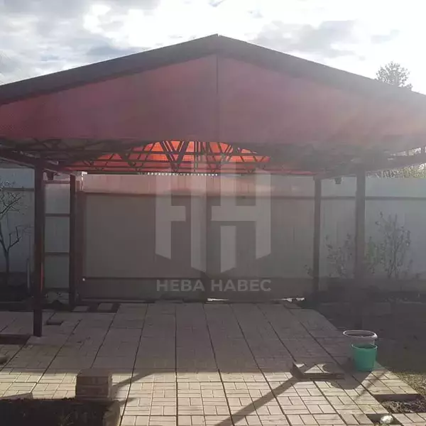 навес с двускатной кровлей для зоны отдыха