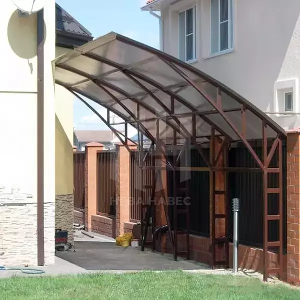 Консольный навес с большим углом ската
