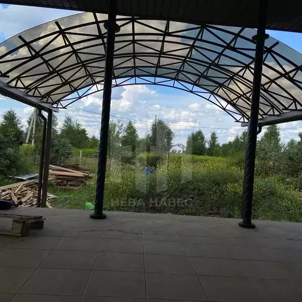 навес с кровлей арочного типа