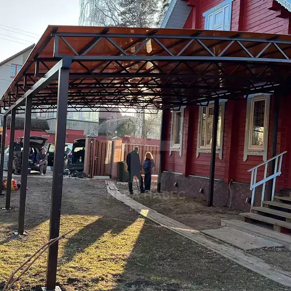 Примыкающий навес из сотового поликарбоната бронзового цвета