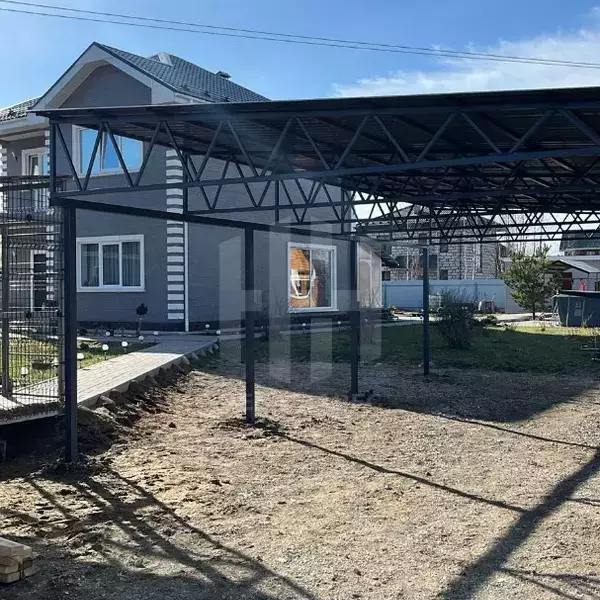 односкатный стальной навес для дачного дома