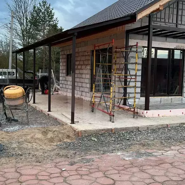 навес из поликарбоната монолитного